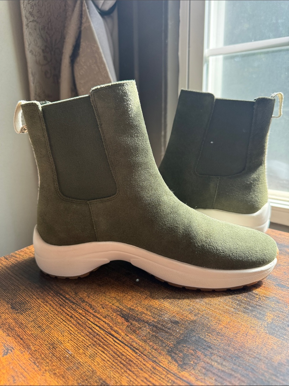 NWOT Women's Olive Green Chelsea Boot Sneakers - Lightweight Comfort